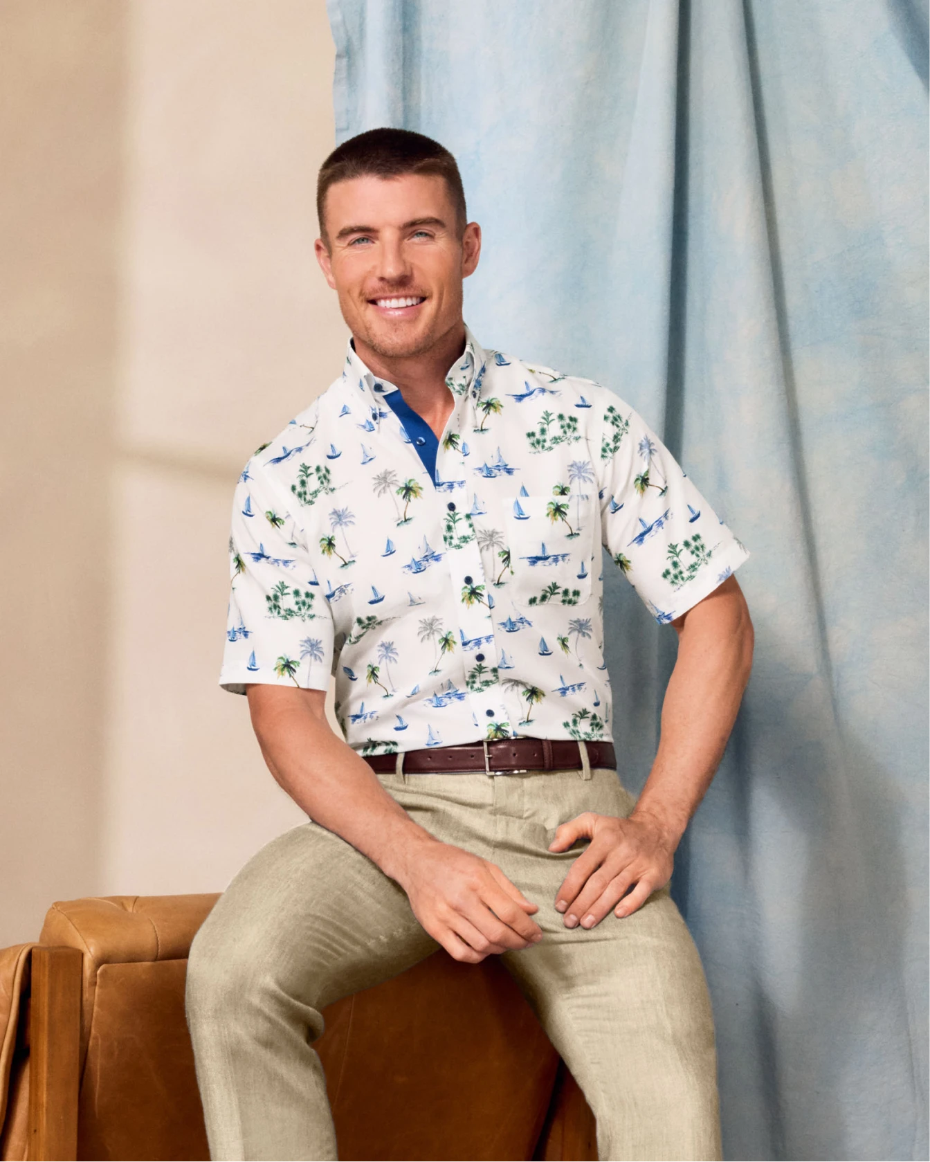 Shoppable lookbook image - 12