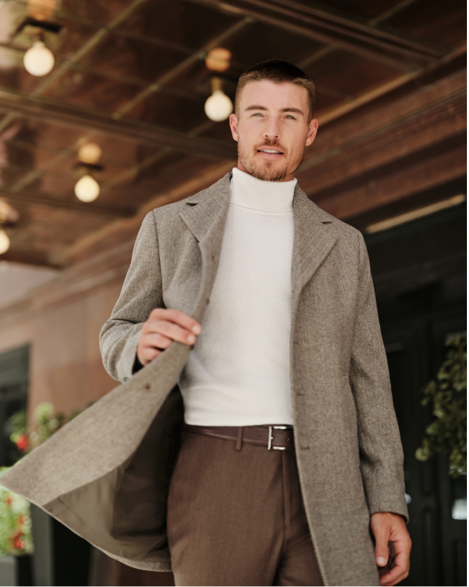 Shoppable lookbook image - 14