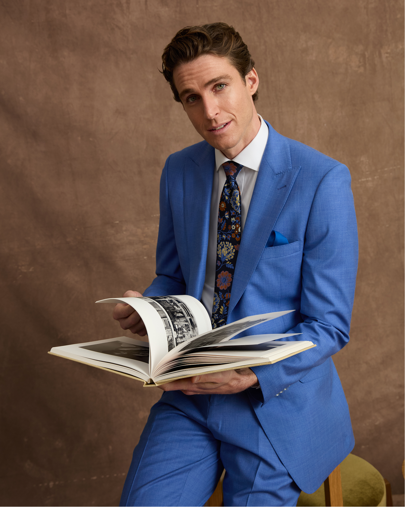 Shoppable lookbook image - 16