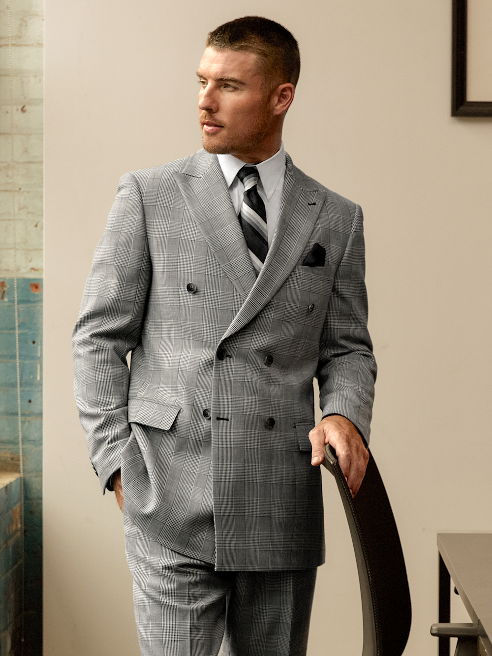 Alternate Image of Black/white Plaid Houndstooth Double Breasted Peak Lapel Suit-9