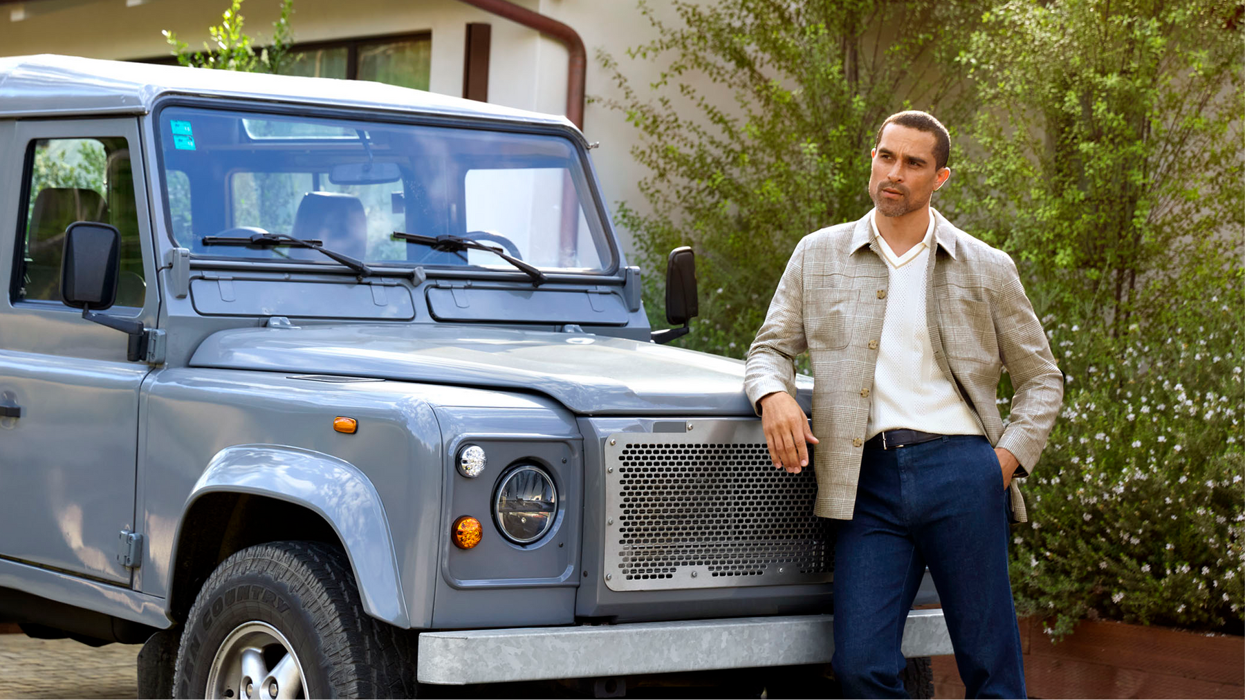 Shoppable lookbook image - 3