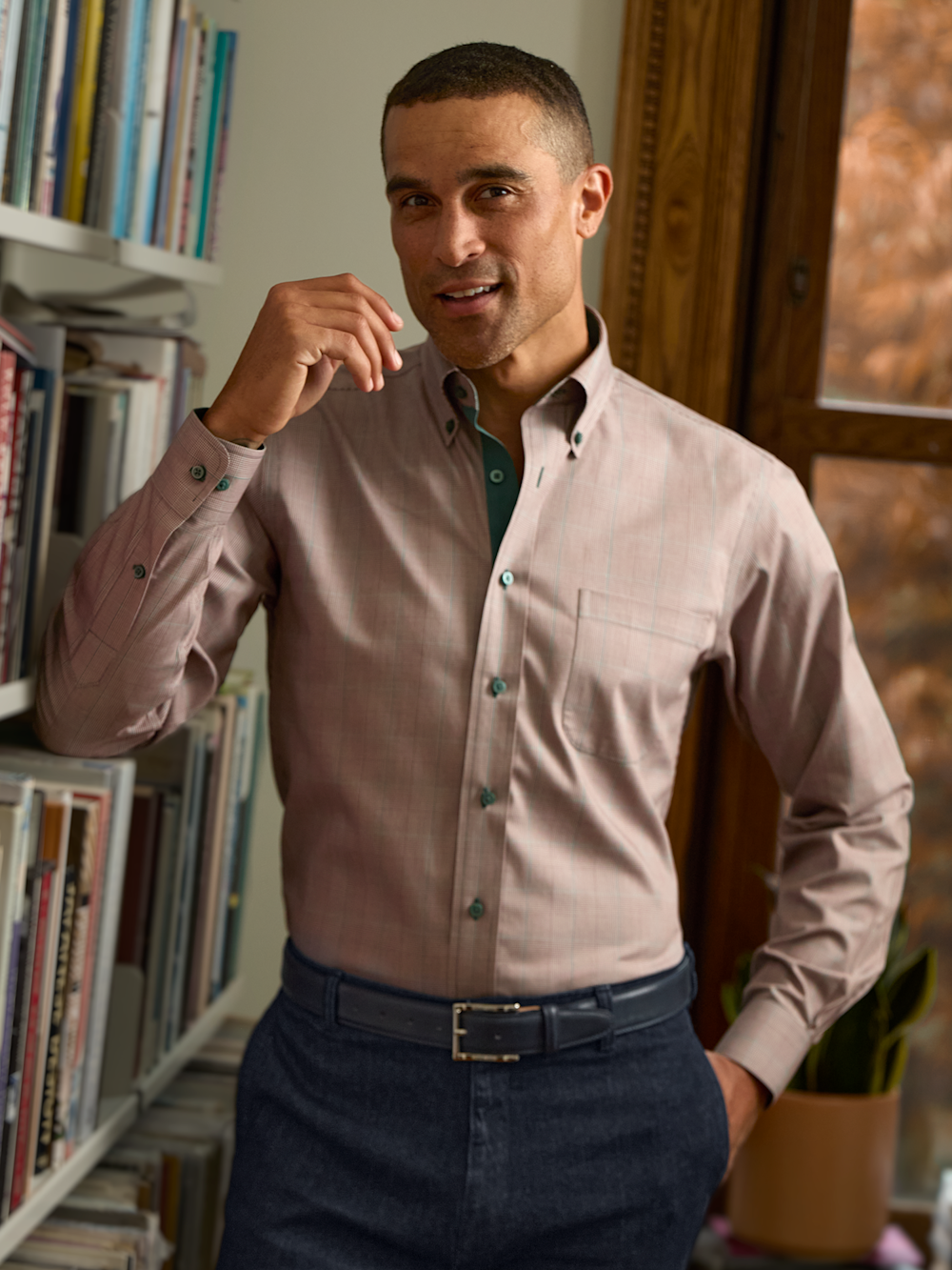 Comfort Stretch Non-Iron Plaid Dress Shirt With Contrast Trim