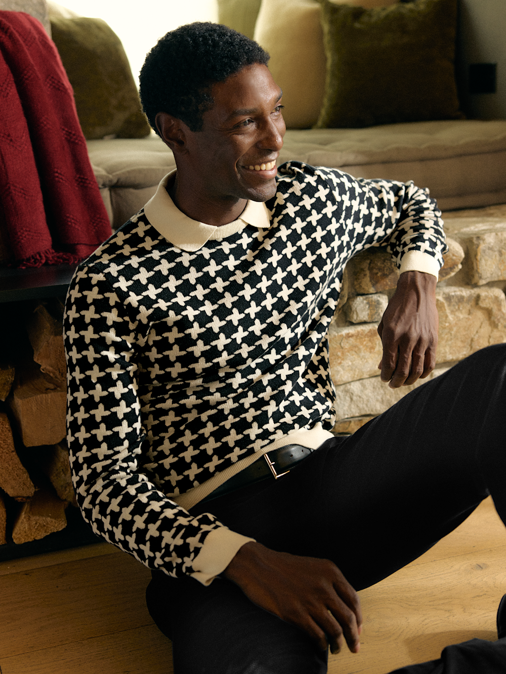 Alternate Shot of Men's black/white  Knitwear  - 4
